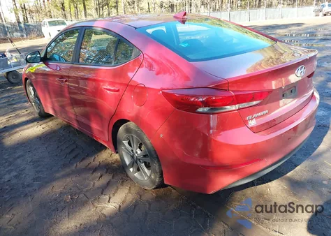 2017 Hyundai Elantra Value Edition z USA, uszkodzony, nr VIN 5NPD84LF7HH133631